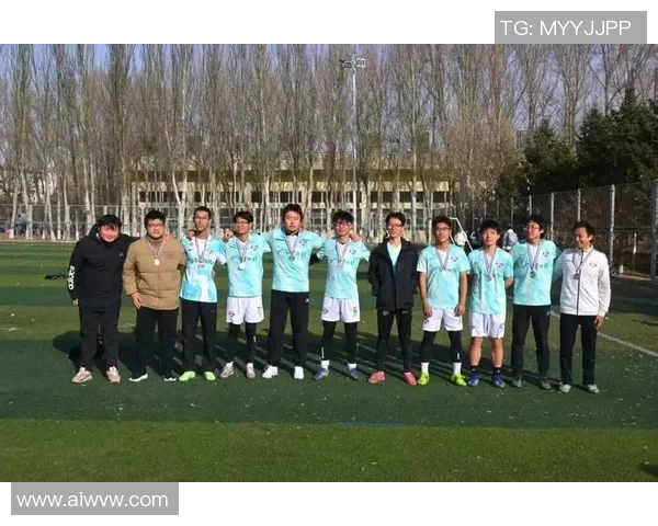 足球明星后代齐聚一堂展现天赋与拼搏精神的精彩比赛 足球明星后代齐聚一堂展现天赋与拼搏精神的精彩比赛